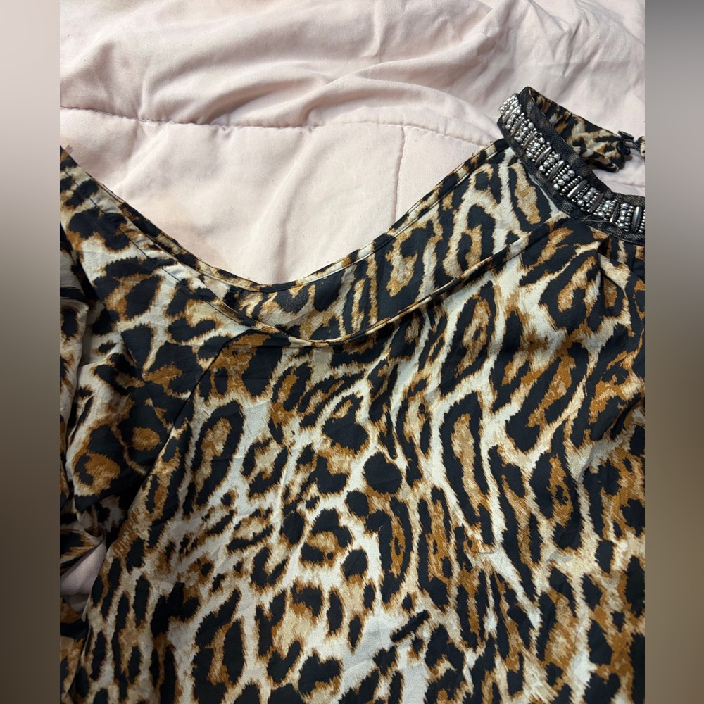 BOLD elements Animal Print Cold Shoulder Blouse / XL - Picture 4 of 12